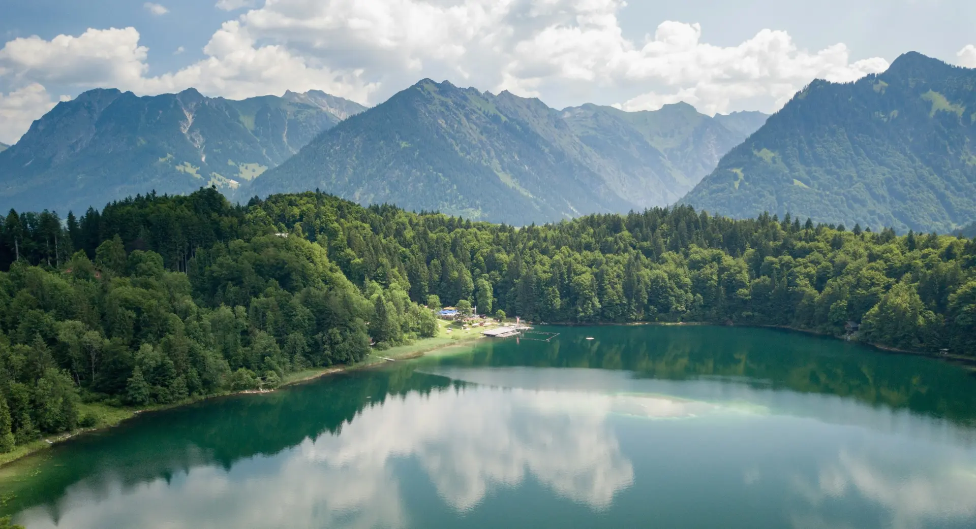 Photo d'un lac